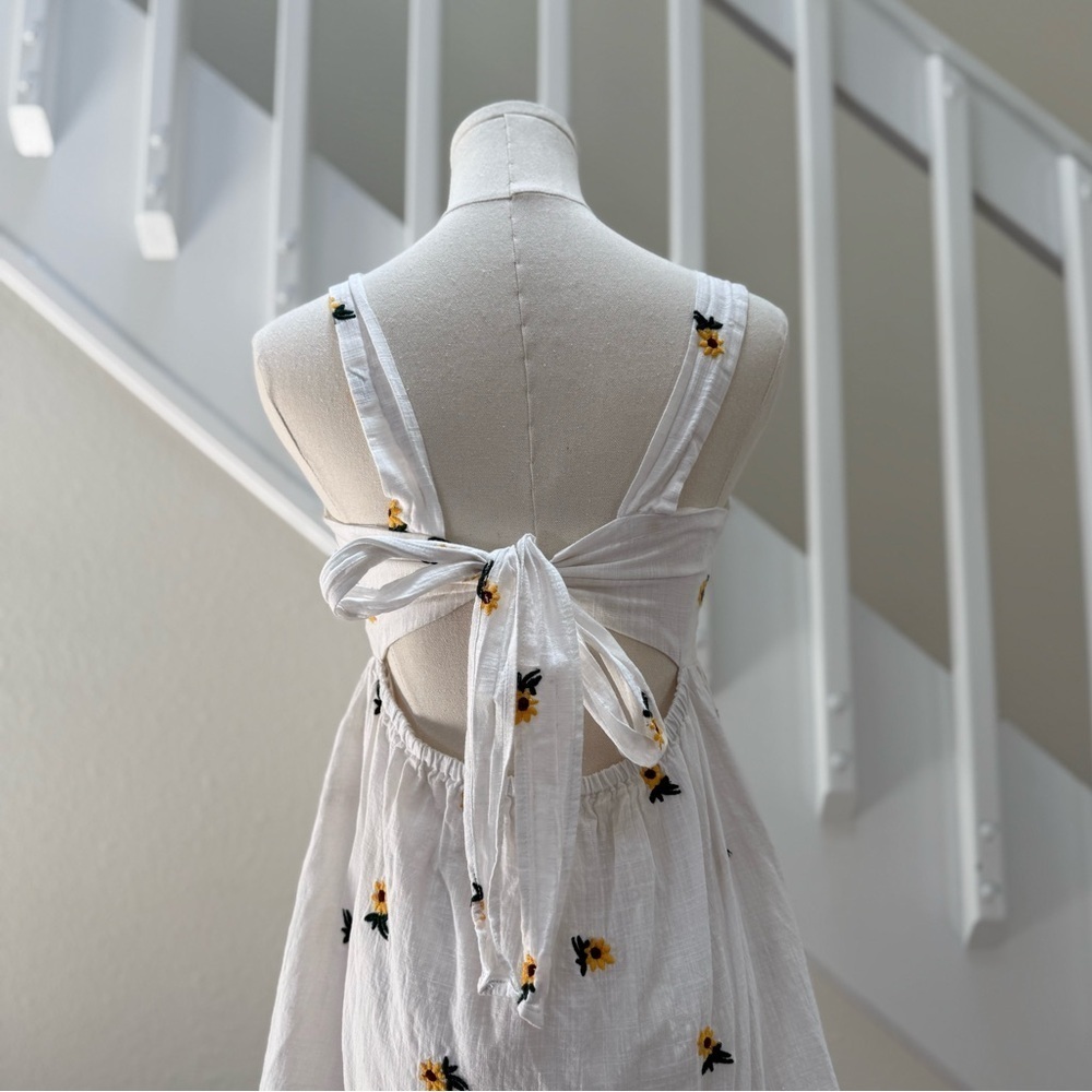 Rewind Floral Sunflower Embroidered White Mini Summer Sundress Size Large - Picture 11 of 13